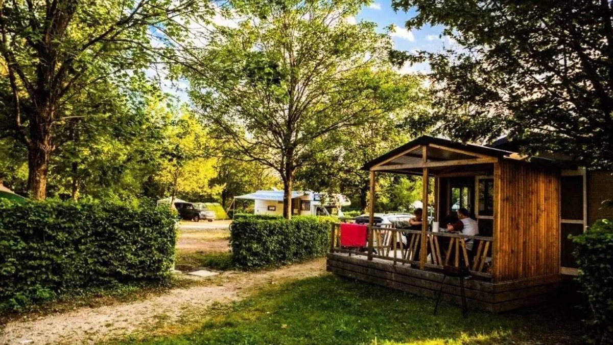 Saint-Pierre-d'Albigny Ski Chalet | Camping du Lac de Carouge * - Chalet Couples + 1 young child/PMR - 1 Bedroom - 2018 20 m2 2 to 3 people - 2 pers. included in the tariff