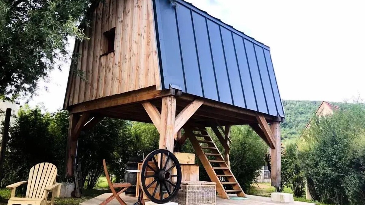 Ornans House | Camping Ecologique la Roche d'Ully* - Hut on stilts Le Grenier Mansart 1 room 2 people