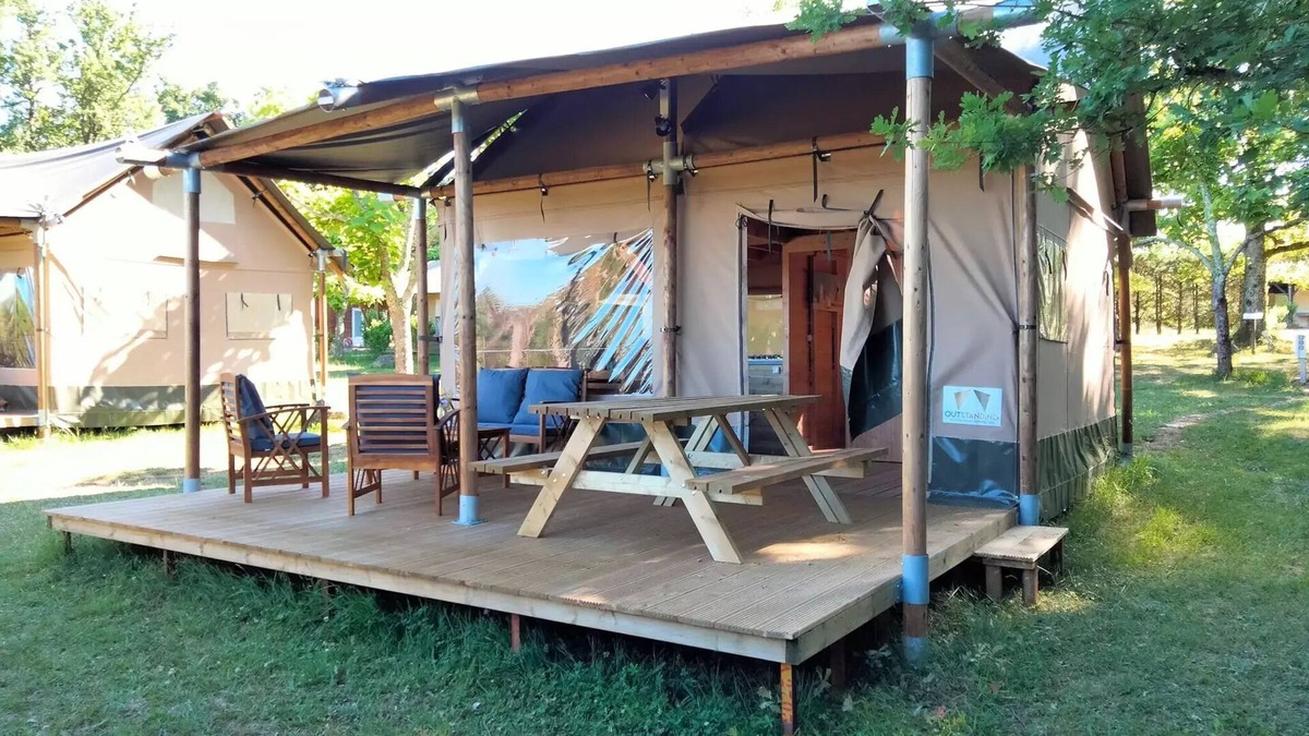 Devillac House | Camping Fontaine Du Roc* - Lodge Tent 3 Rooms 4 People Without sanitary facilities