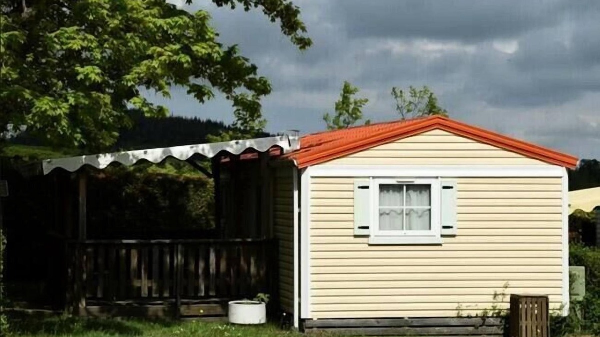 Saint-Bonnet-le-Chateau House | Camping De La Belle Etoile *** - Mercure Confort 3-room mobile home for 4 people