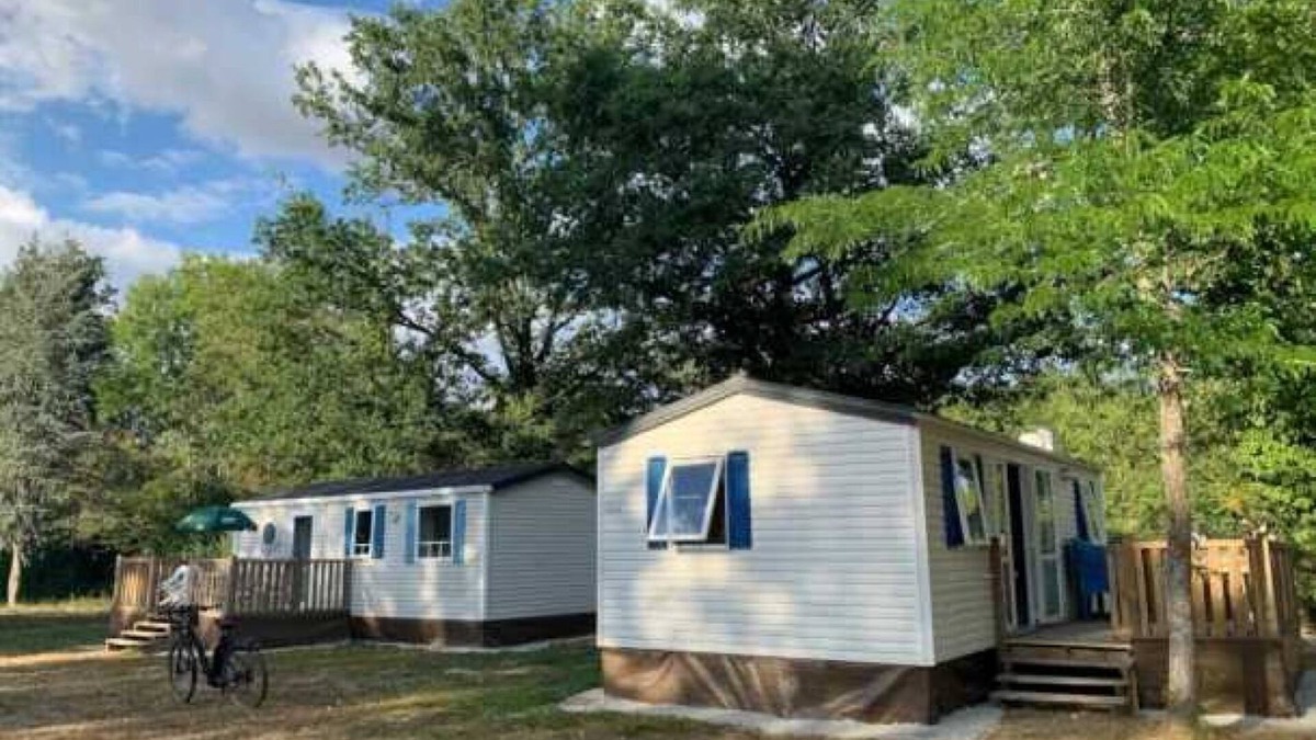 Saint-Honore-les-Bains House | Camping - Piscine - eeebdb