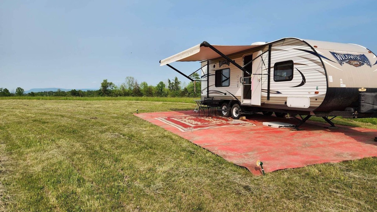 Crown Point House | Camping in the adirondacks 500-685 cr 50 on russell st crown point ny!