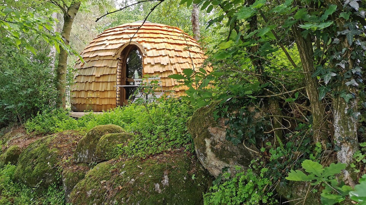 Saint-Aubin-le-Cloud Cabin | Camping La Chagnée - LE NID'GLOO
