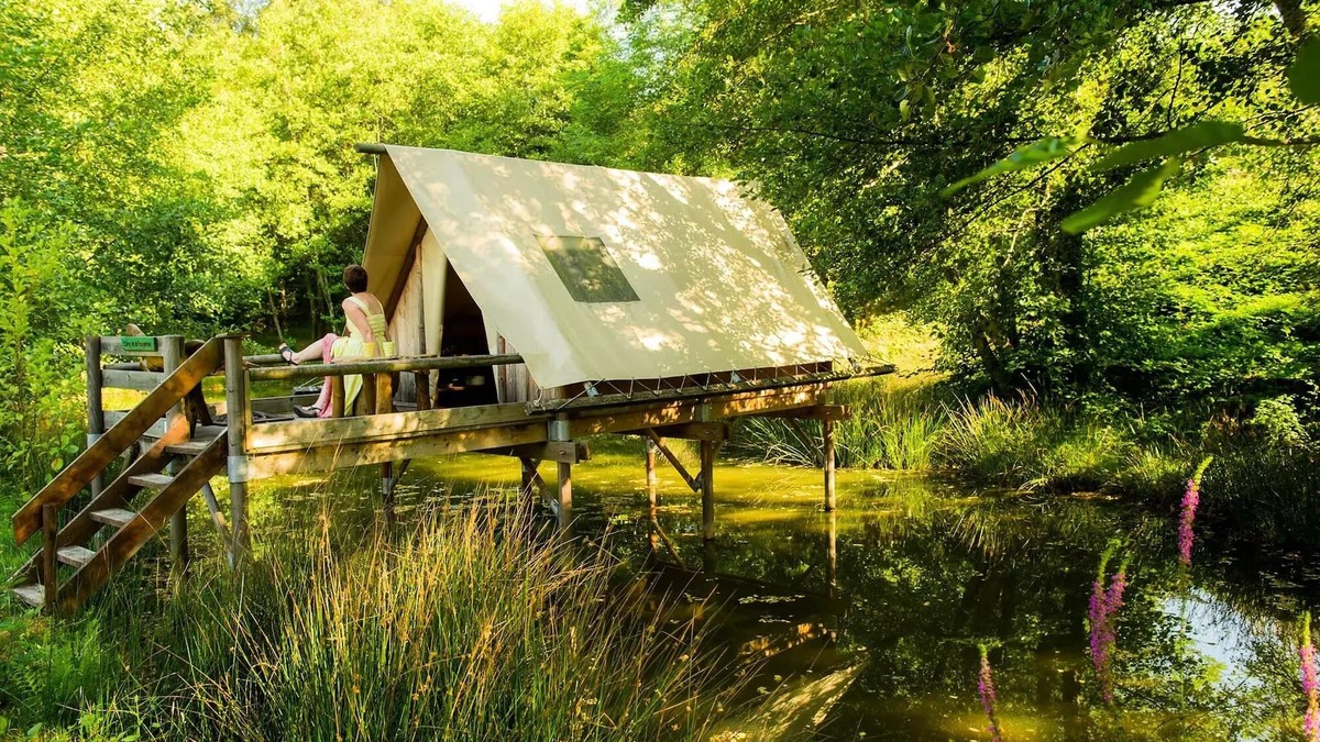 Saint-Leger-de-Fougeret House | Camping LA FOUGERAIE * - Robinson Tent Alone in the World 2 people