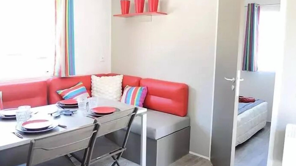 Saint-Leger-de-Fougeret House | Camping LA FOUGERAIE * - Large comfortable Mobile Home 2016 8 people