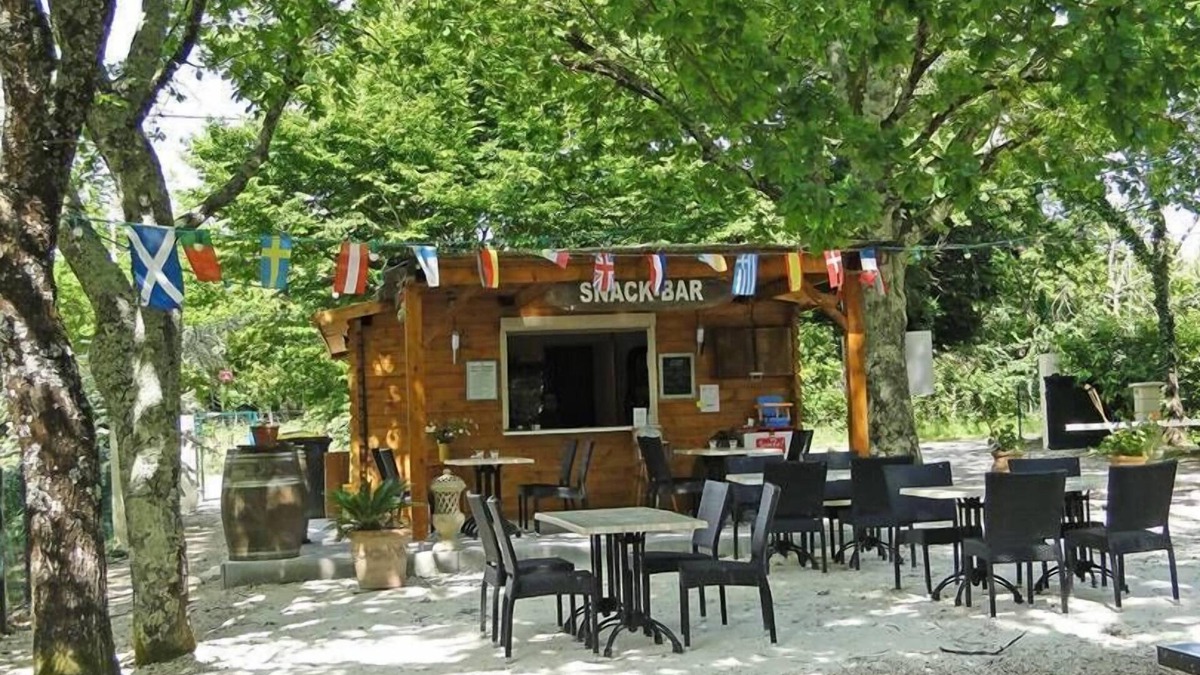 Bayas RV Rental | Camping Le Chene Du Lac