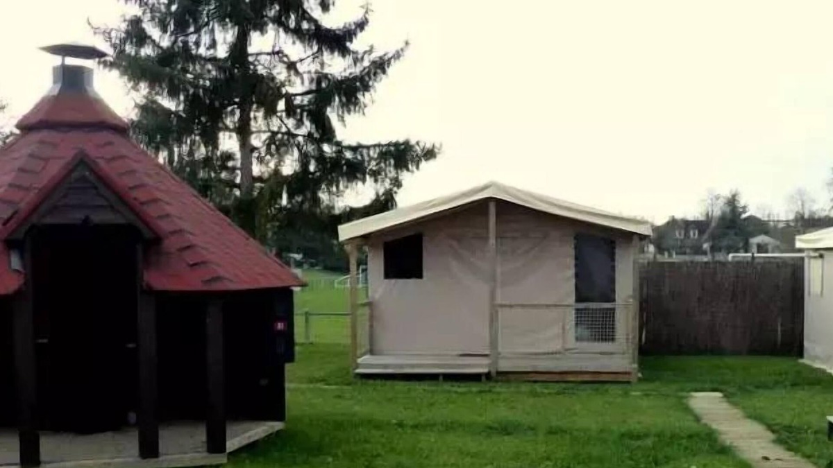 Verteillac House | Camping Le Pontis* - 3-room African tent for 4 people Without sanitary facilities