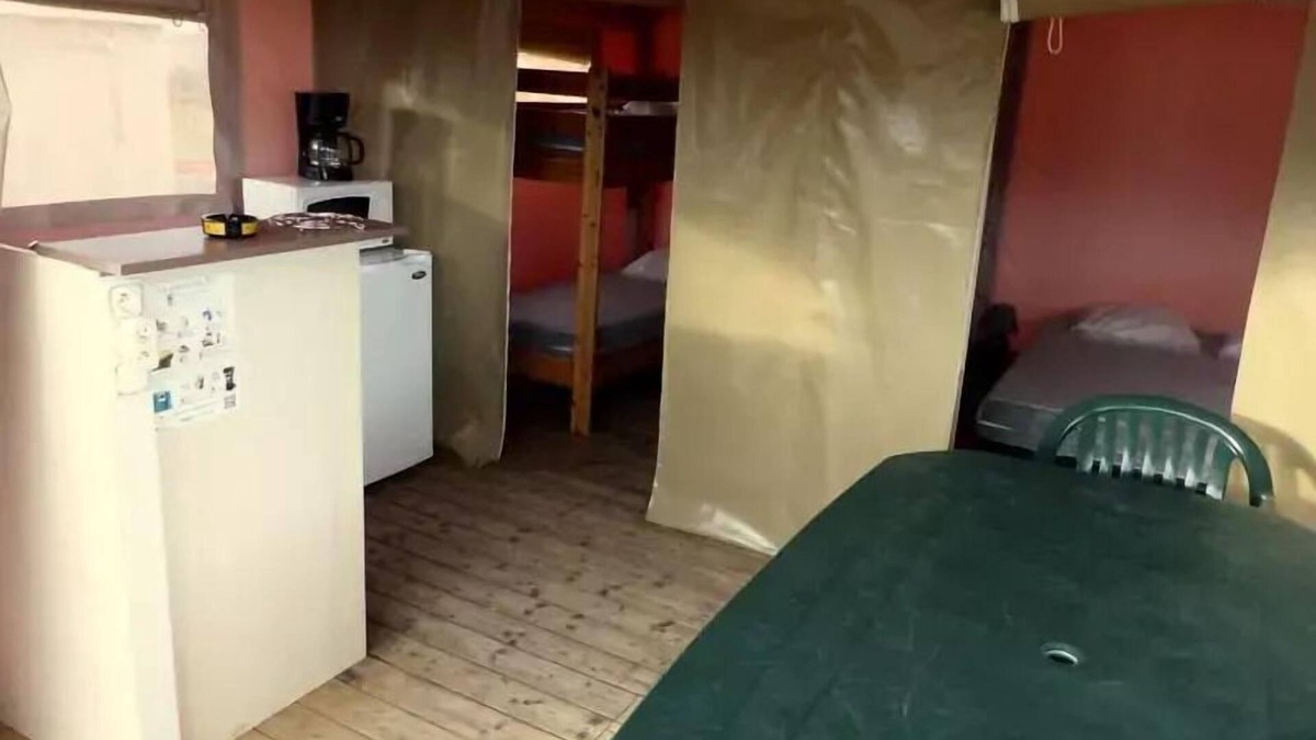 Verteillac House | Camping Le Pontis* - 3 room 4 person African tent