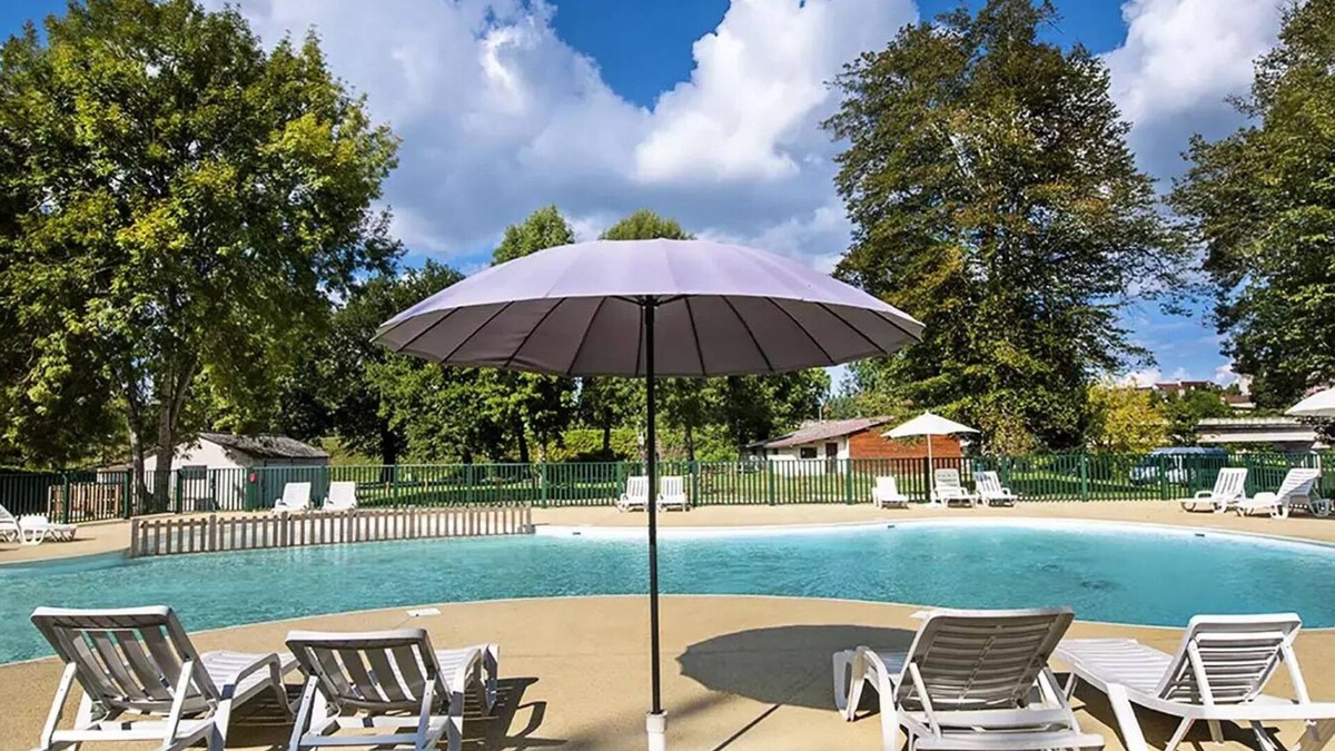 Saint Sozy House | Camping Les Borgnes * - 2 bedroom mobile home for 5 people