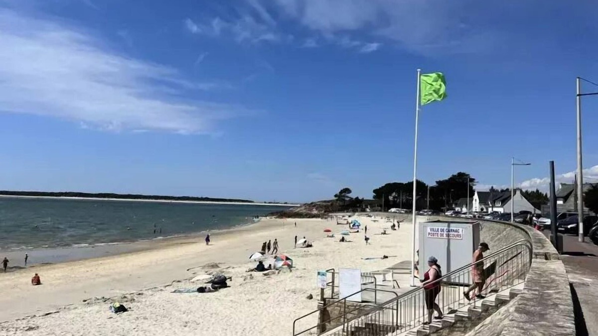 Carnac RV Rental | Camping Les Bruyères* - Cabin on stilts Ecologe 3 Rooms 5 People