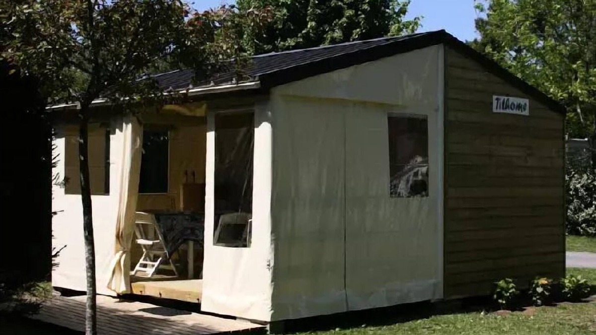 Plouharnel House | Camping Les Bruyères* - Mobil Home Tithome Without Sanitary 3 Rooms 4/5 People