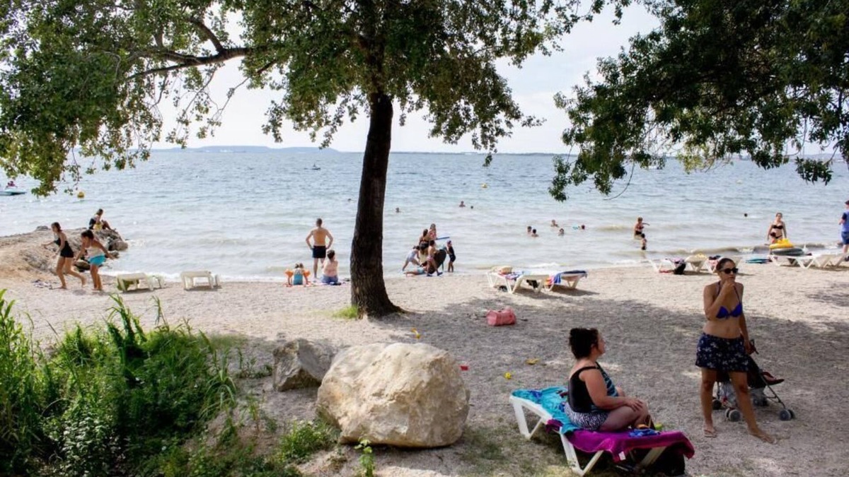 Vitrolles RV Rental | Camping Marina Plage