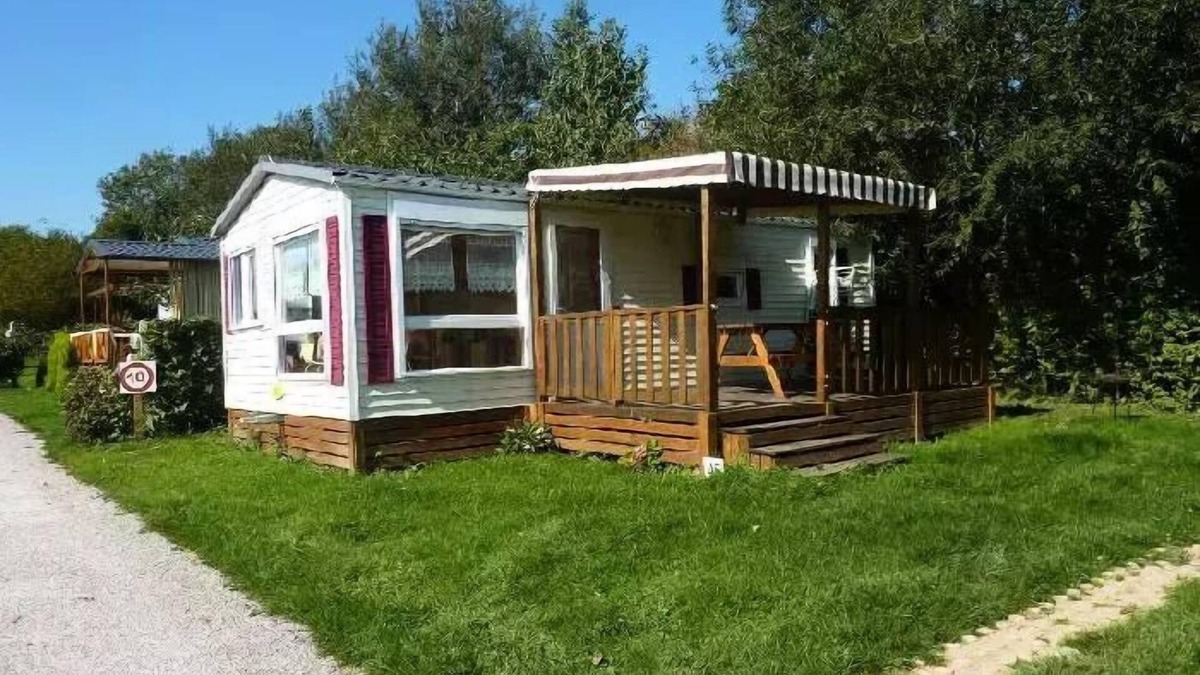 Licques House | Camping Pommiers Des 3 Pays* - Mobile Home 3 Rooms 4 People