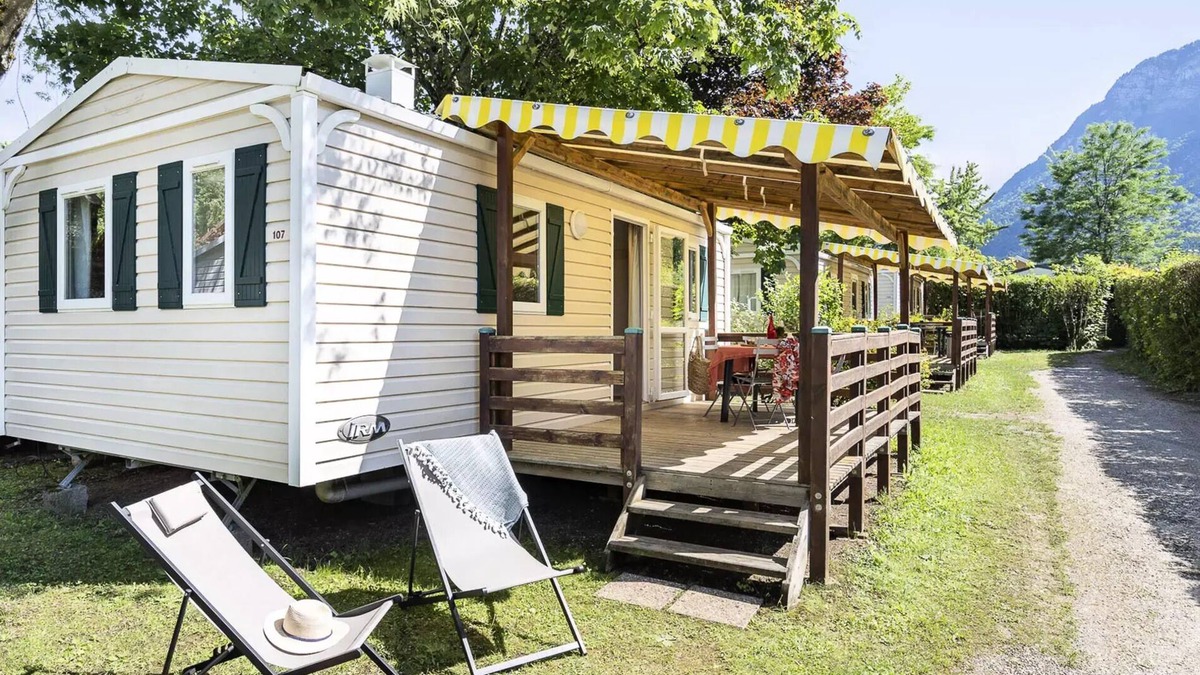 Doussard House | Camping Romanée La Ferme de la Serraz* - Comfort mobile home 4 rooms 6 people
