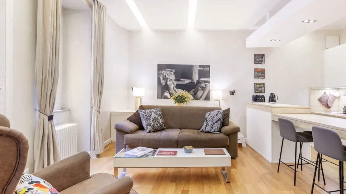 Roman Ghetto Apartment | Campo dei Fiori luxury modern apartment with terrace