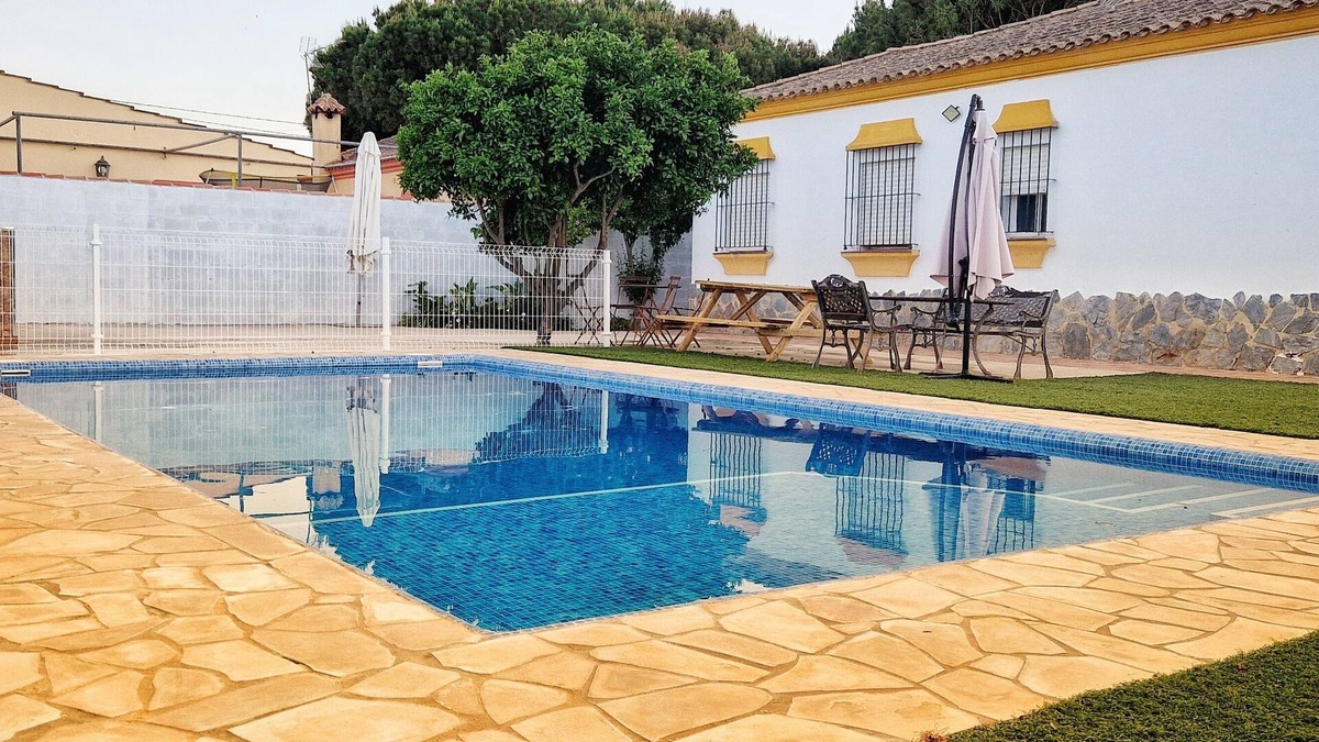 Chiclana de la Frontera Ski Chalet | CAMPO & MAR. Close to the Sea, Peace, Peace and Rest ideal for short breaks