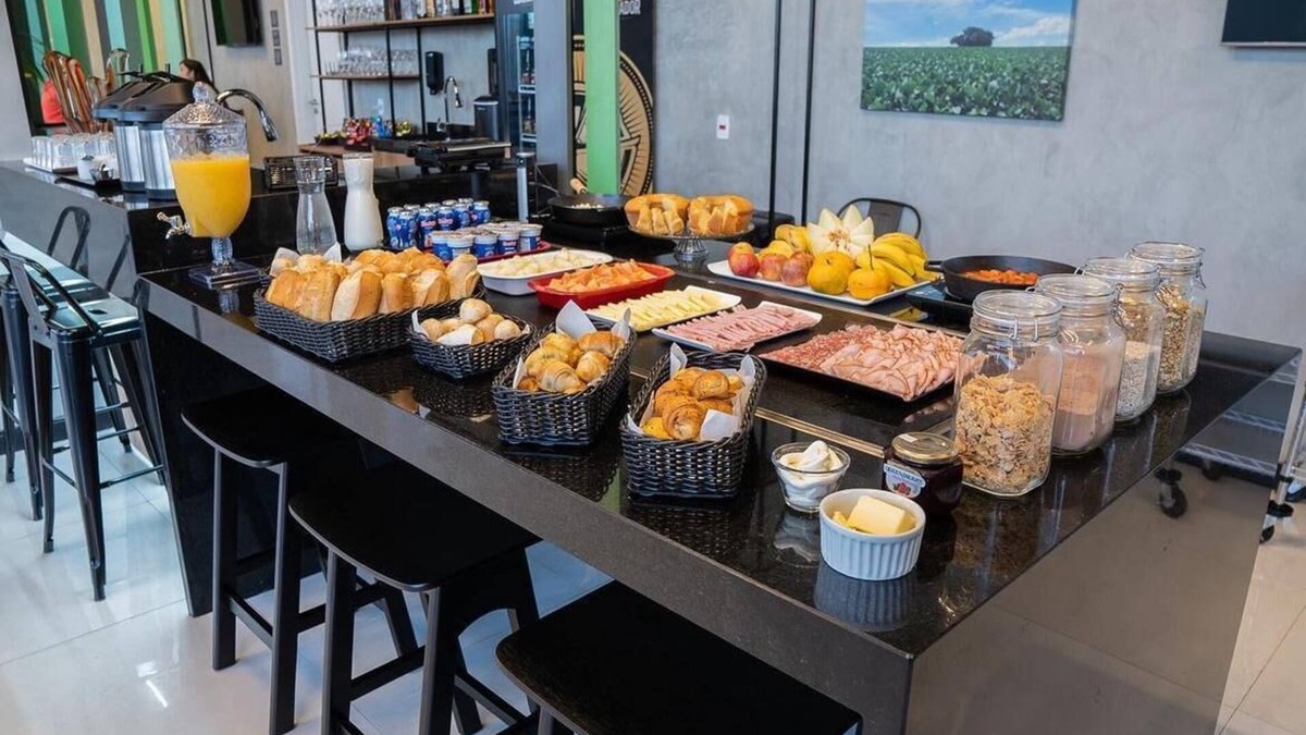 Paranapanema Hotel | CAMPOS DE HOLAMBRA INN