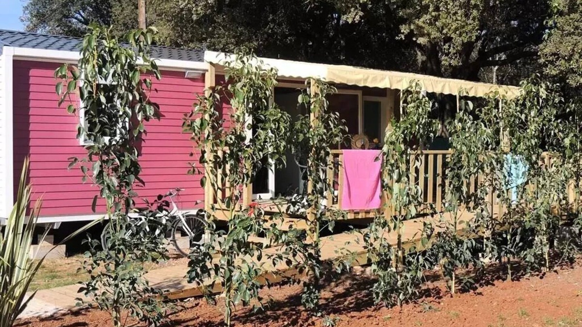Boisseron House | Campsite Domaine de Gajan * - Mobile home Comfort + LIFE PMR 32m2+TV included (2 bedrooms) - covered terrace - Clim 4 people