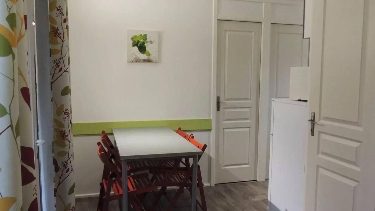 Boisseron Ski Chalet | Campsite Domaine de Gajan * - Chalet COMFORT + 27m2 air-conditioned (2 bedrooms)/LAVE VAISSELLE/TV INCLUSE/CLIMATEIZATION - covered terrace 4 people