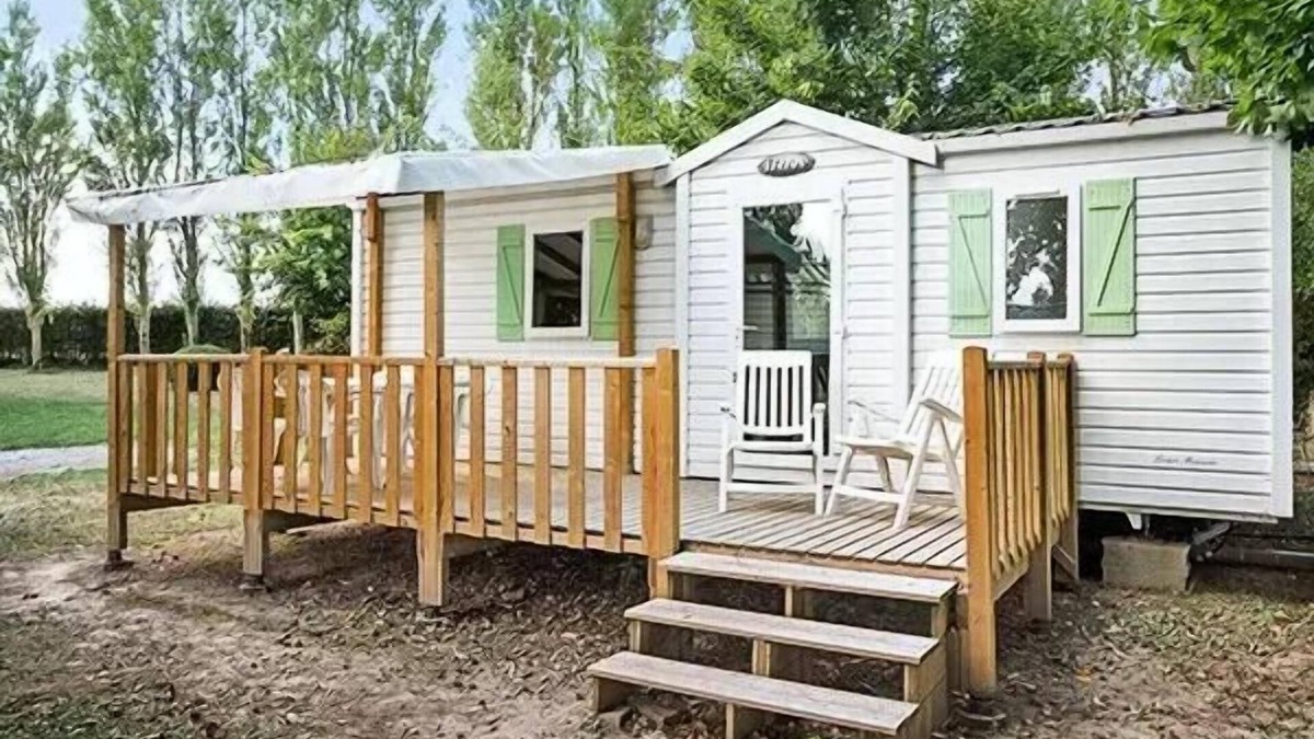 Nans-les-Pins House | Campsite Domaine de la Sainte Baume* - Mobil-home Classic XL 3 rooms 4 adults + 2 children with air conditioning - TV