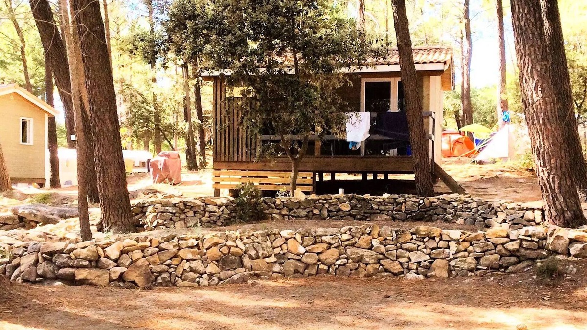 Bollene Ski Chalet | Campsite La Simioune* - Chalet LAVENDER - 2 bedrooms (2 adults maximum and 2 children under 12 years old) - Small Budget 2 to 4 people - 2 people. included in the
