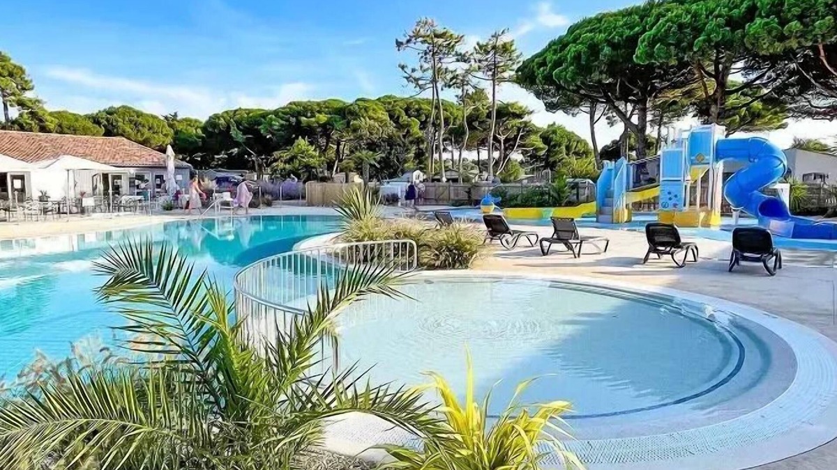 Le Bois-Plage-en-Re House | Campsite Le Suroit* - Mobile Home Relax 3 Rooms 4 People