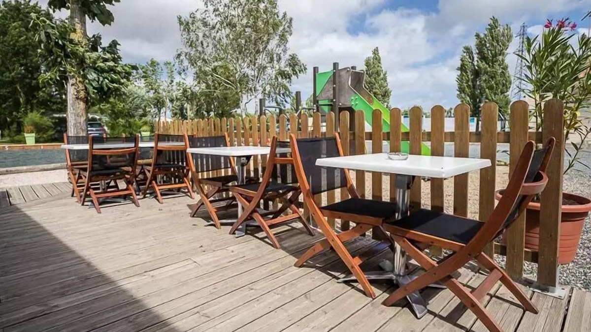 Puyravault RV Rental | Campsite Le Merval * - 3-room safari tent for 4 people Without sanitary facilities