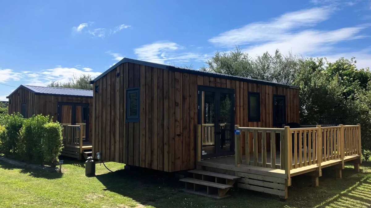 Quettehou House | Campsite Le Rivage * - Mobil home Cabane with bathroom - 2 bedrooms - 4 people