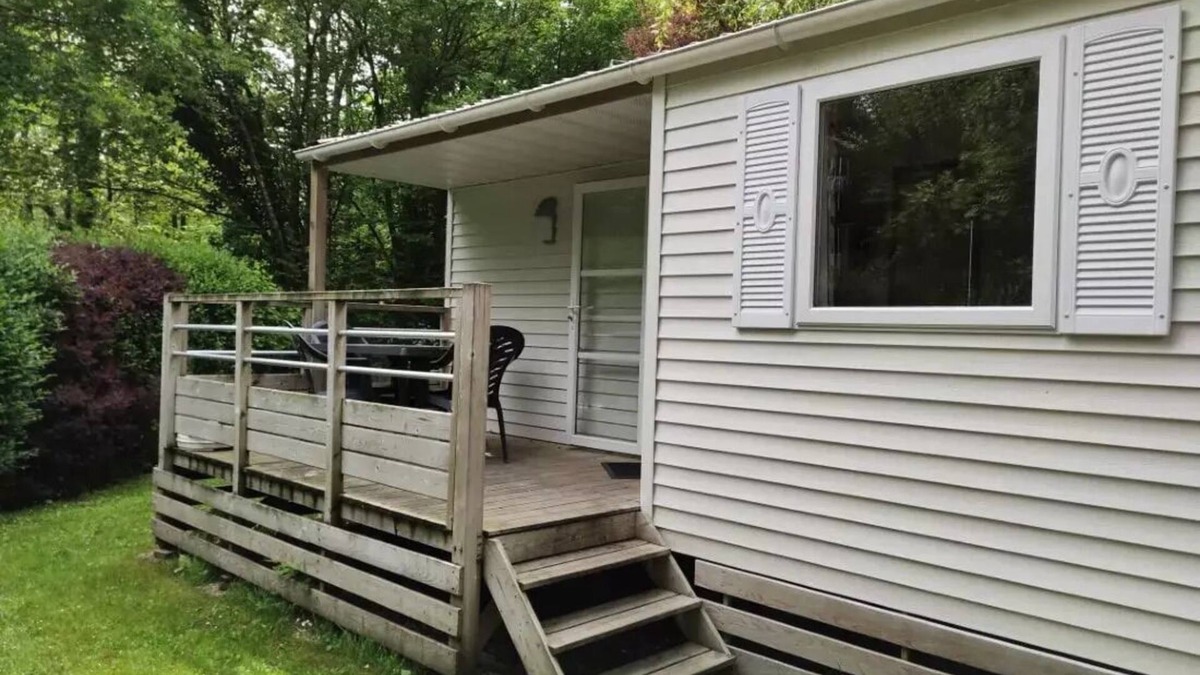 Saint-Laurent-sur-Sevre House | Campsite Le Rouge Gorge* * - MOBILE HOOME TI 32m2 with semi-covered terrace (3 bedrooms) ECO 6 people