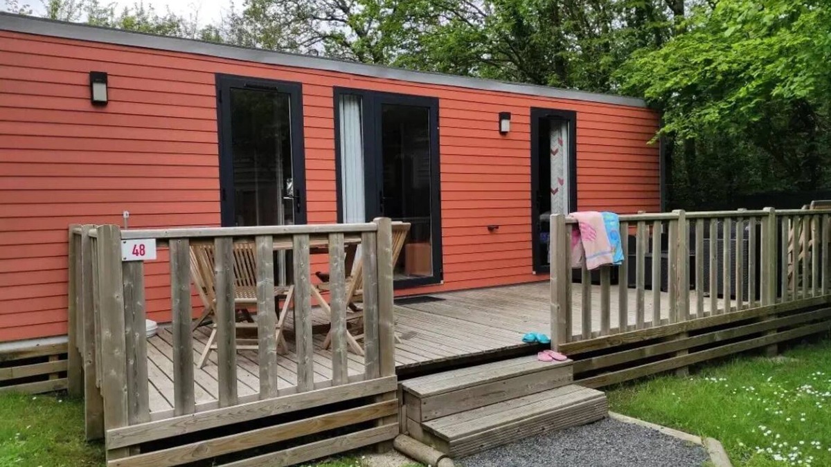 Saint-Laurent-sur-Sevre House | Campsite Le Rouge Gorge* * - Mobilhome 4/6 persons 2 bedrooms 2 bathroom PREMIUM TV CLIMATEIZATION VAISSELLE LAVE 6 persons