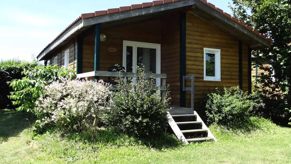 Saint-Laurent-sur-Sevre Ski Chalet | Campsite Le Rouge Gorge* * - NEW CHALET 17m2 TV (1 bedroom) 2 adults 2 children -12years 4 people