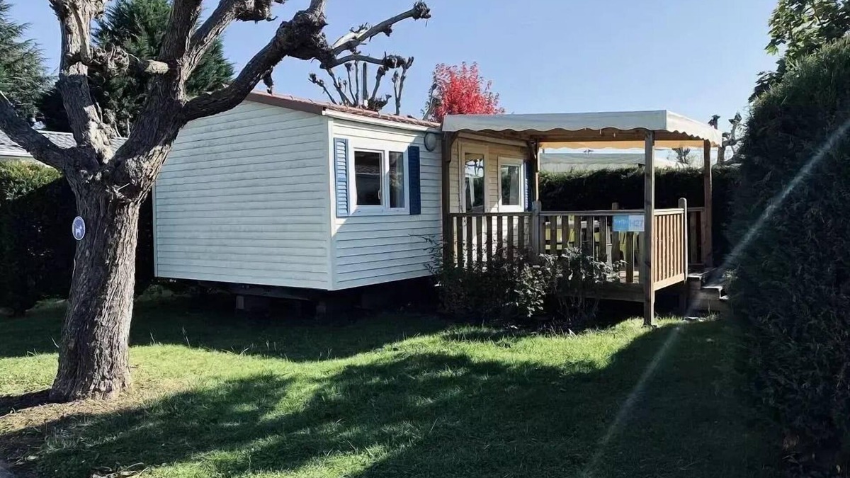 Fumel House | Campsite Les Catalpas * - H 27 Mobilhome 2 ch Covered terrace 2 people
