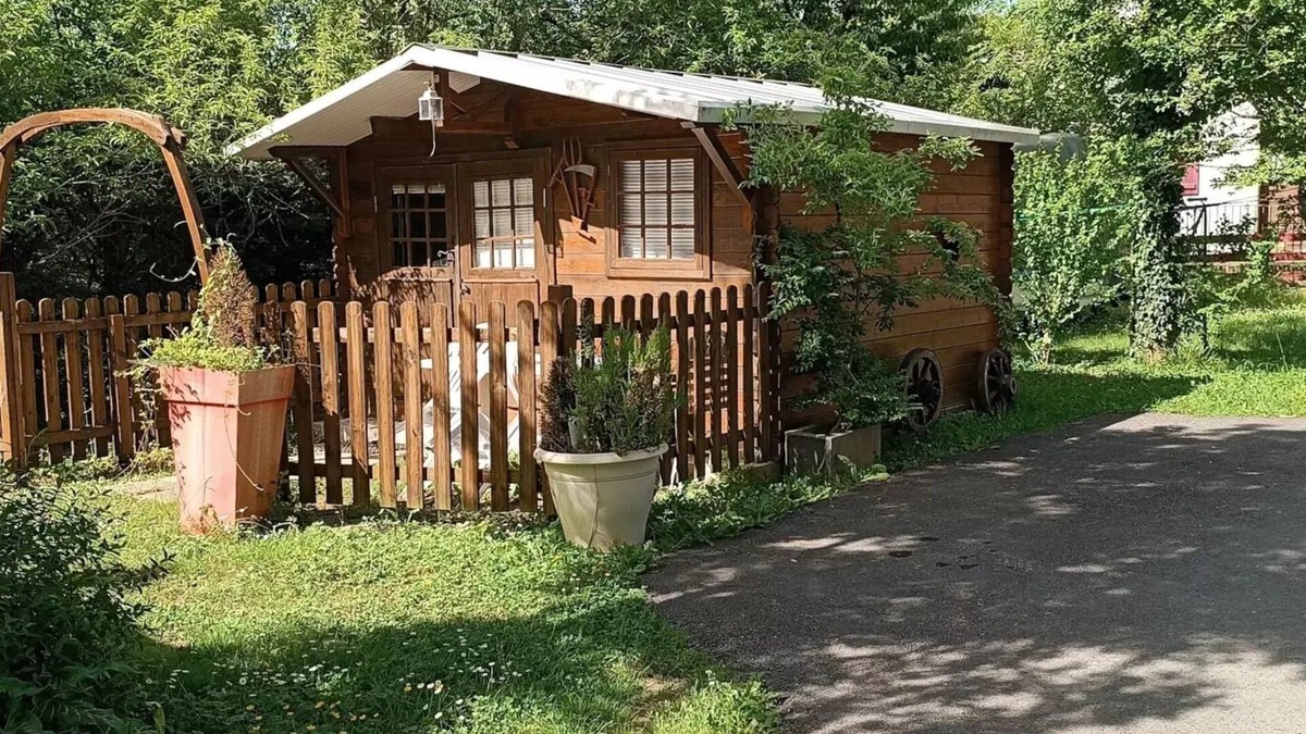 Gotein-Libarrenx Ski Chalet | Campsite Uhaitza* - Small wooden chalet without sanitary facilities for 2 people