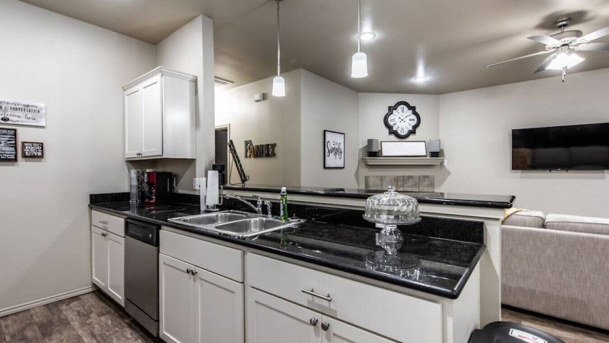 North Overton House | Campus Cove - 3 BR/3 BA - Walk to Tech