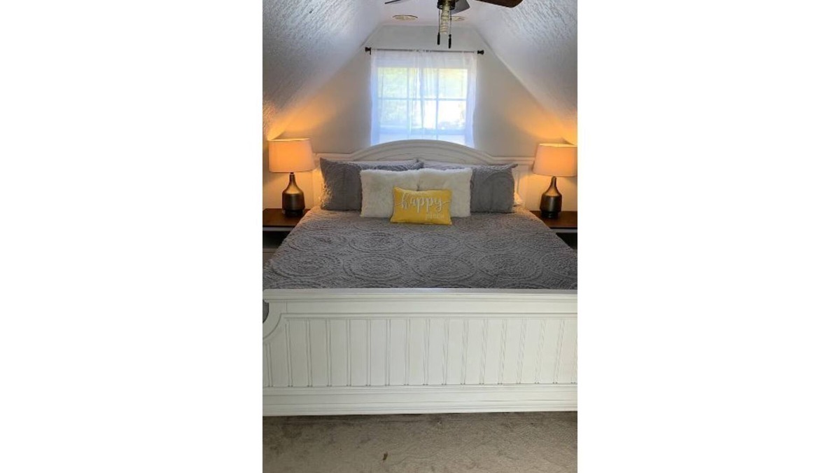 Bowling Green House | Campus Guesthouse at 128 1/2 South Summit