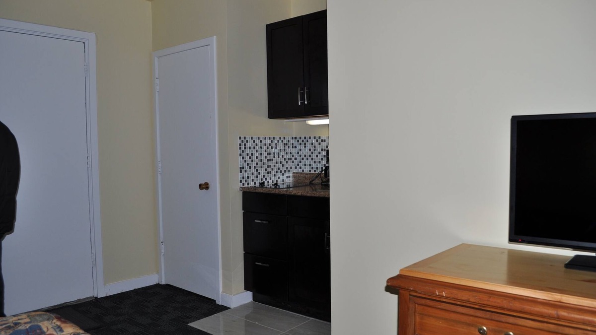 Camrose Hotel | Camrest Motel