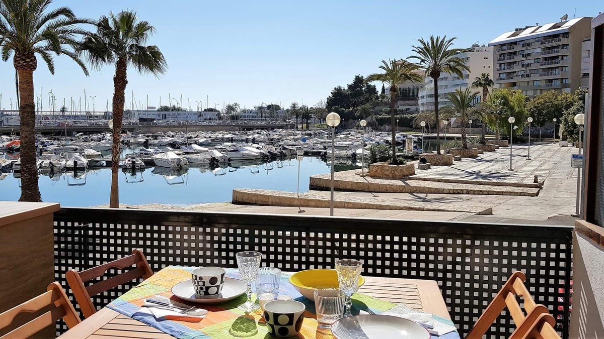 El Terreno Apartment | Can Barbará. Private terrace overlooking to the harbour.