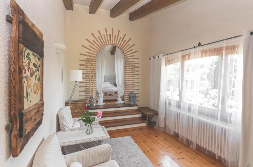 Llica d'Amunt Bed & Breakfast | Can Caponet