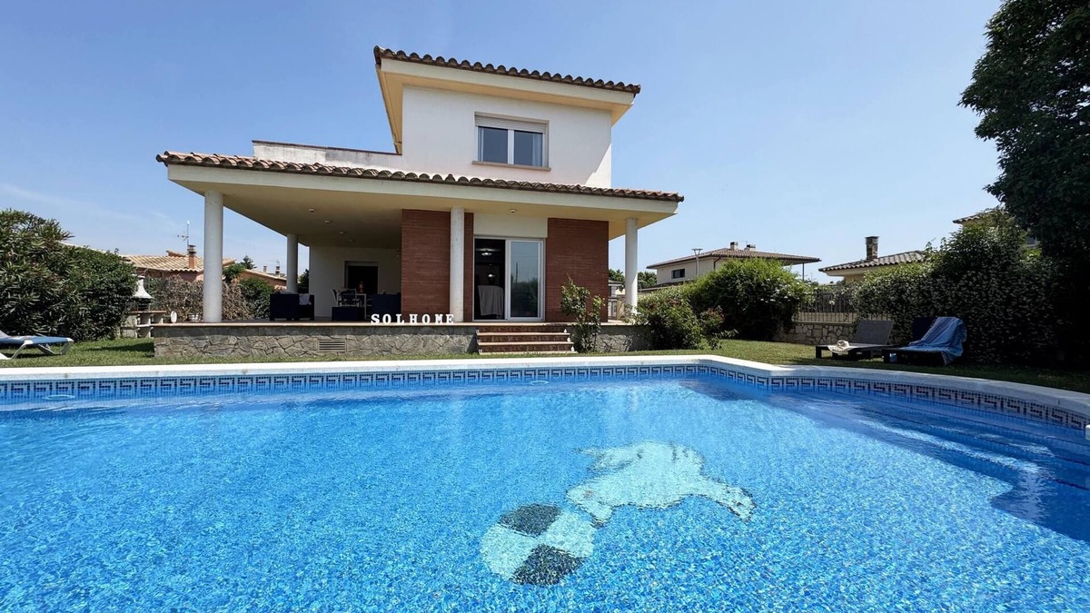 Sant Pere Pescador Villa | Can Mario – Space and serenity for the whole family
