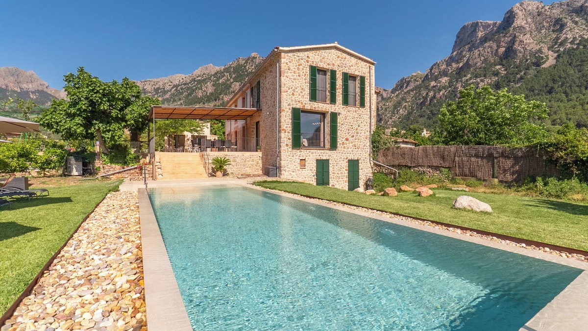 Biniaraix Villa | CAN SIVELLA GROC - Lovely mediterranean villa with mountain views & stylish pool