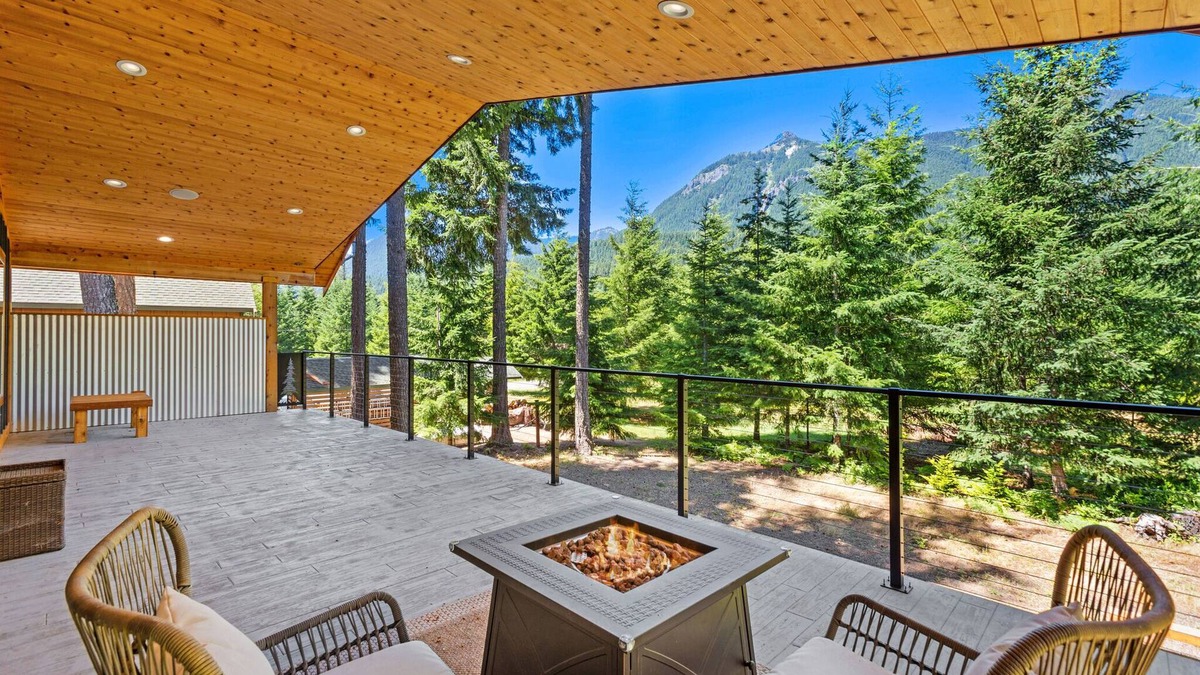 Packwood Cabin | Can't get any closer to the river than this!
