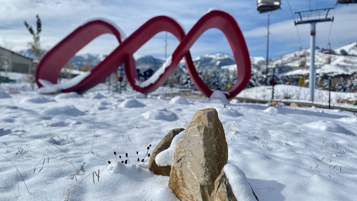 Park City Condo | Can't get any closer to lifts than Sundial Lodge! Winter 25/26 open for booking!