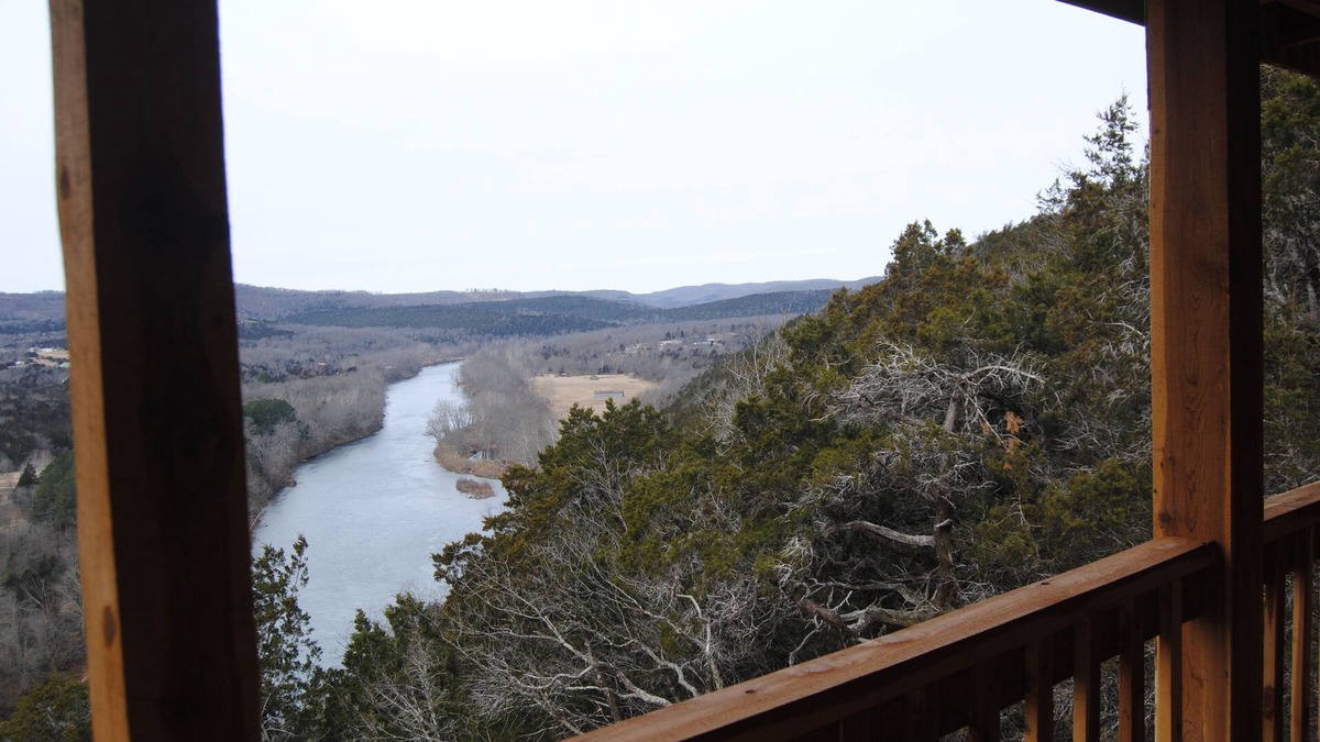 Eureka Springs Cabin | Can-U-Canoe Riverview - 110 The Bears Den