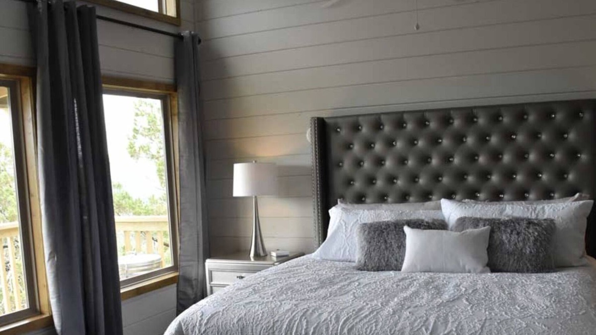 Eureka Springs Resort | Can U Canoe Suite 116