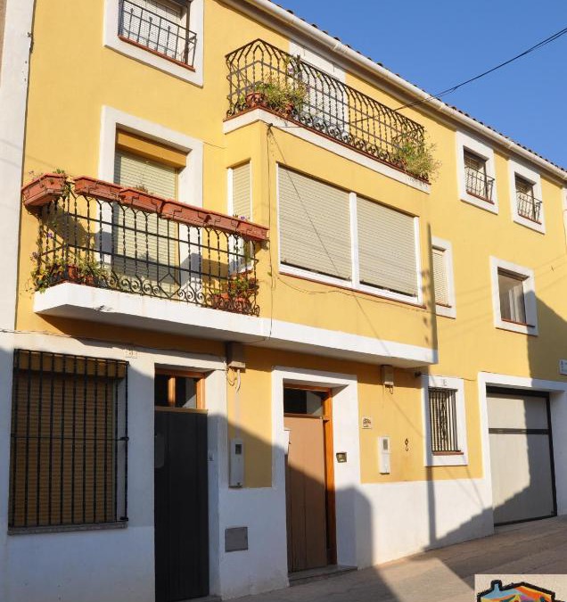 Bot Apartment | Can Valleta