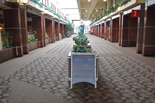 Grand Forks Hotel | Canad Inns Destination Center Grand Forks