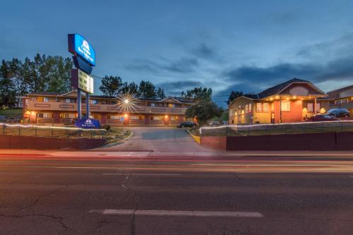 Southwest Calgary Hotel | Canadas Best Value Inn Chinook Station