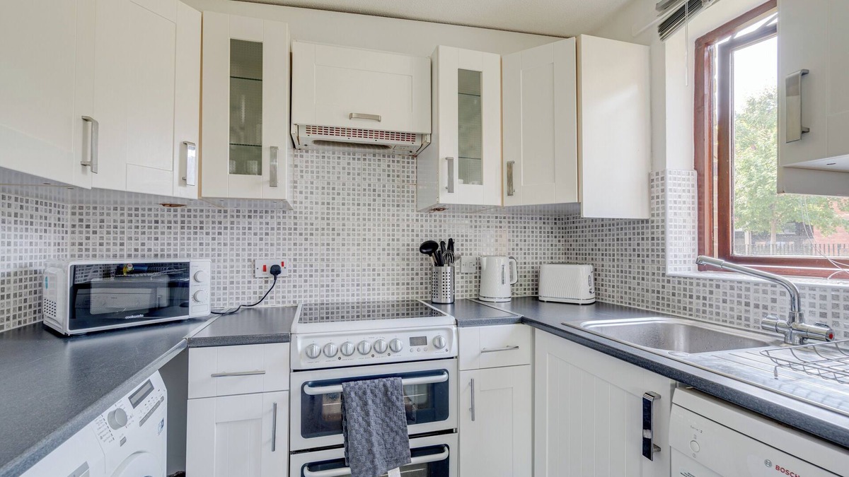 Rotherhithe Apartment | Canadawater-2bedroom-1bathroom-free Parking