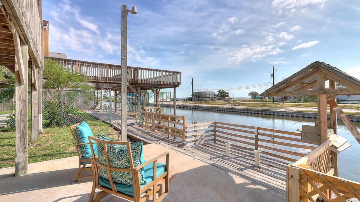 Flour Bluff House | Canal Front Beach House with Laguna Madre Views. Flour Bluff, Corpus Christi.n