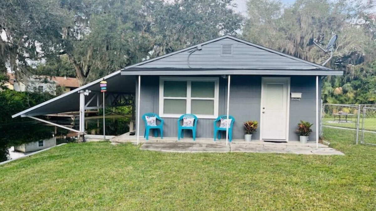Tavares House | Canal Front Boathouse Escape - Bring Your Boat!n